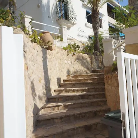 In Cala Mit Grossem Balkon By Interhome דירה בנידורם